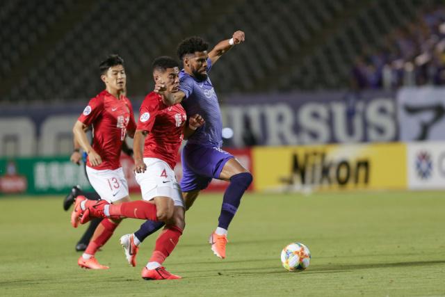 王睿泽22分青岛胜山东 崔晓龙19分江苏负宁波